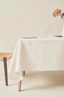 Jotex Pöytäliinat^ELI Pellavapöytäliina