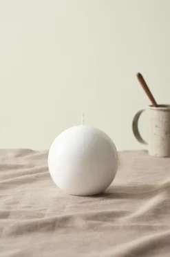 Jotex Kynttilät|Joulukoristeet^HILTON LACK Pallokynttilä ø 10 Cm