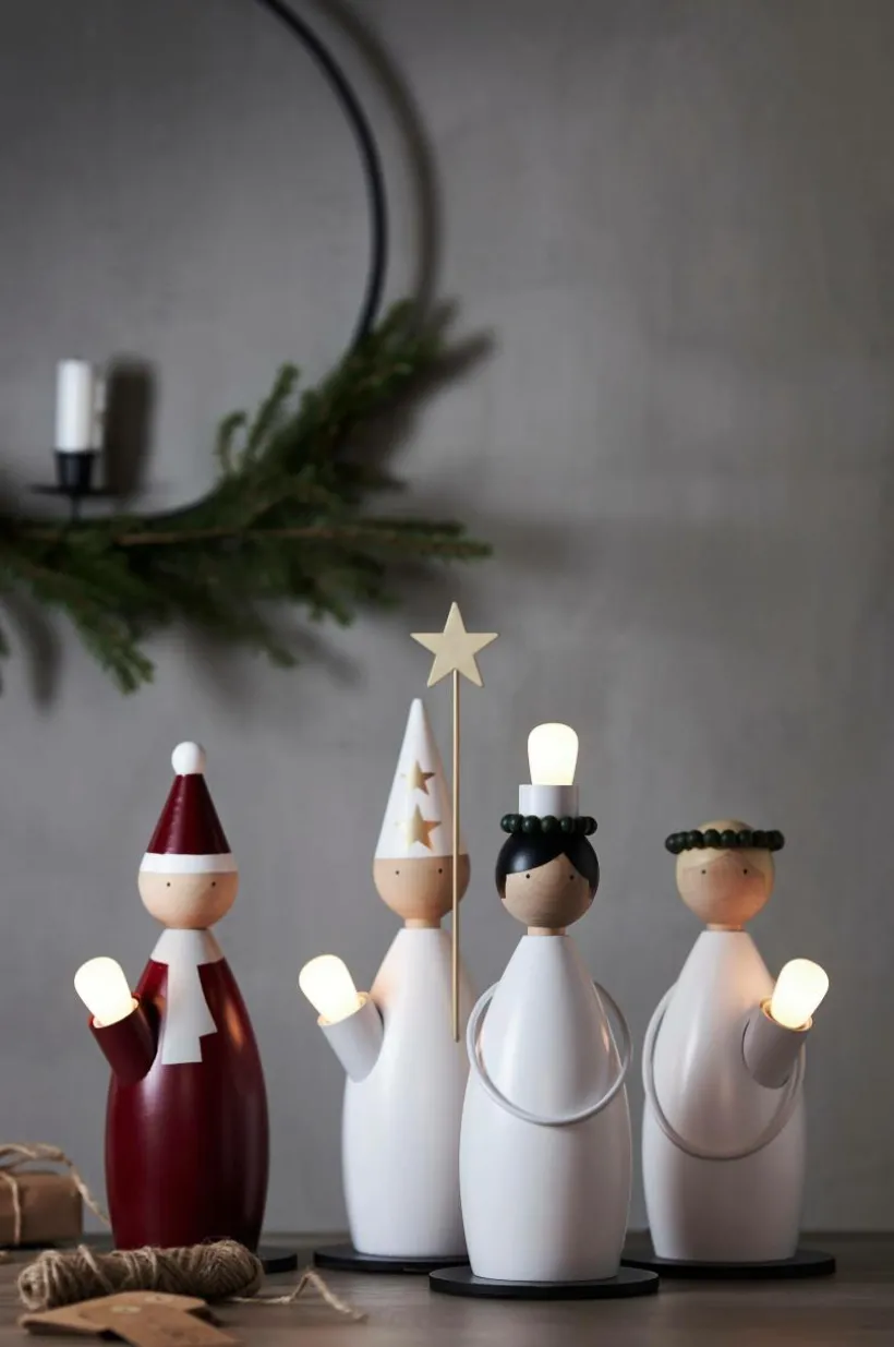 Jotex Jouluvalot^Kynttilänjalka Lucia Classic, Korkeus 24 Cm